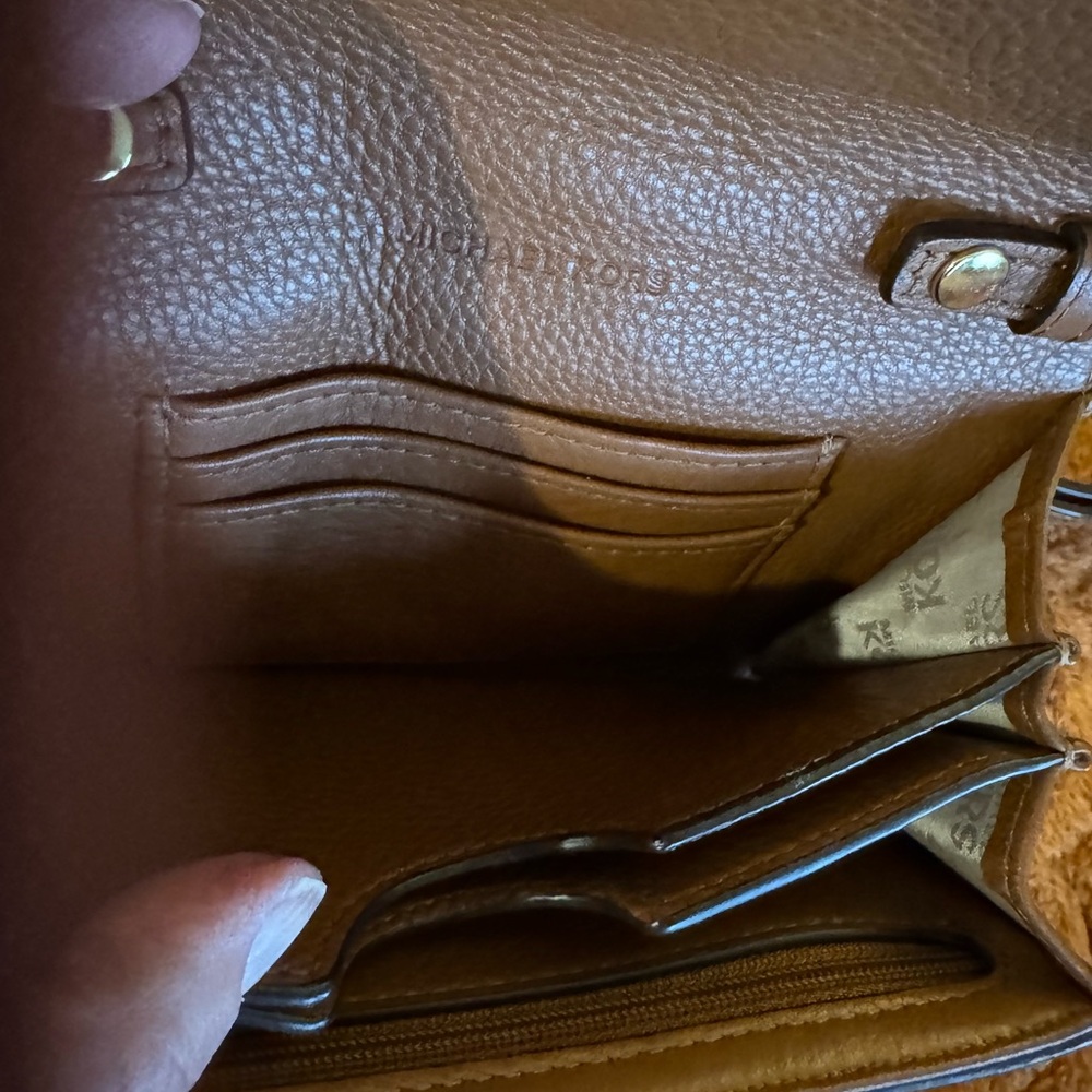 Michael Kors Tan Crossbody Bag with Chain Strap - Picture 5 of 5
